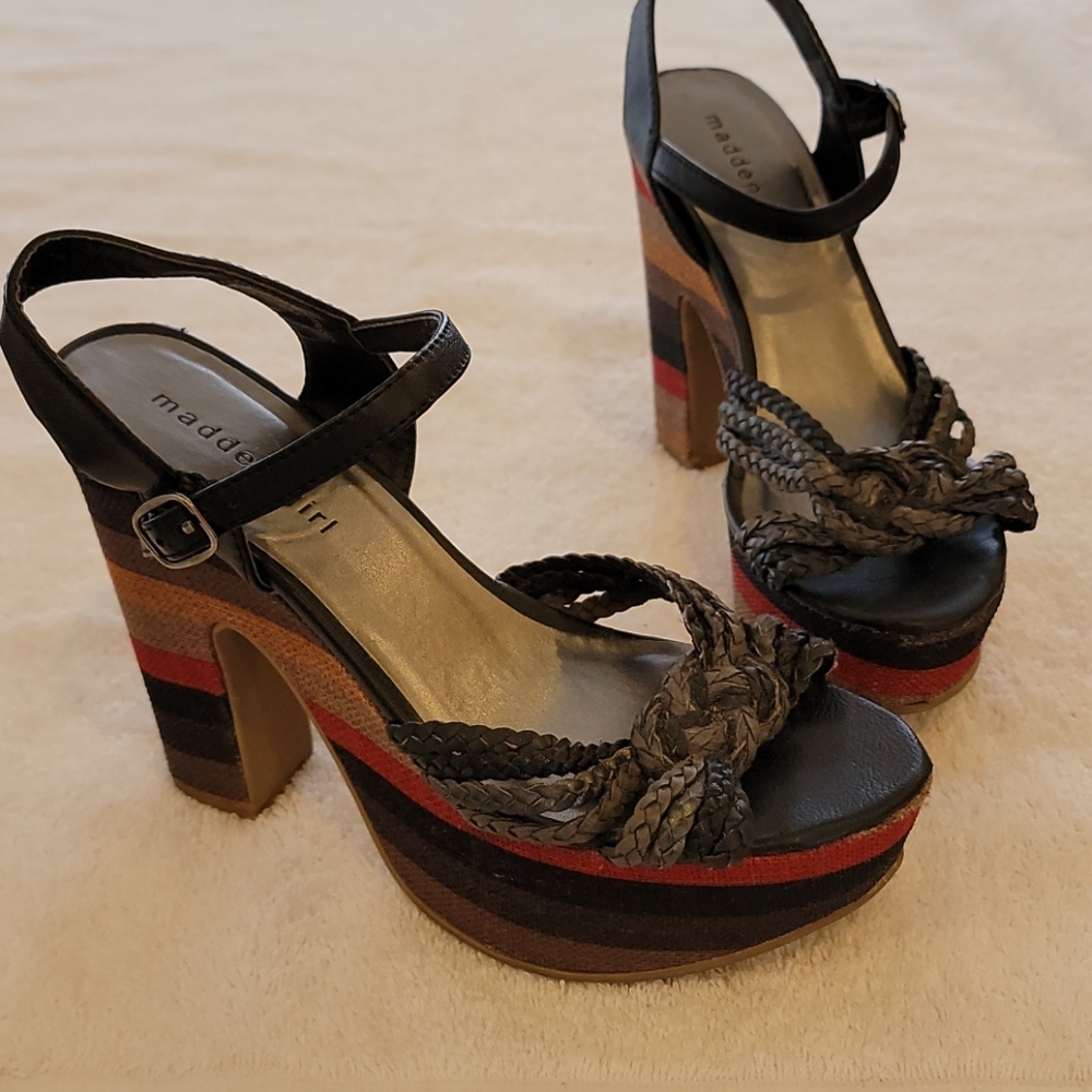 Madden Girl "Rolliee" Striped platform